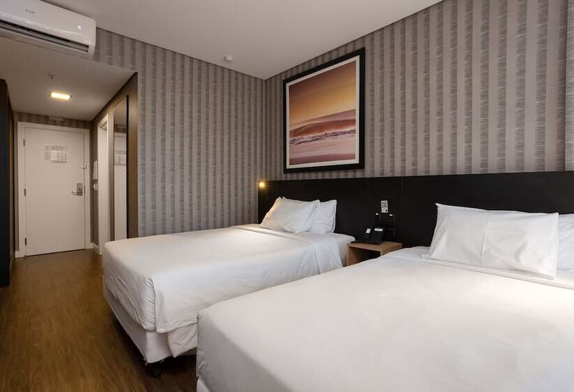 ホテル Hilton Garden Inn Itajai Praia Brava