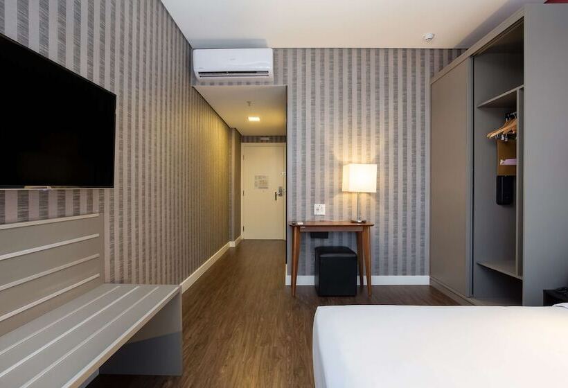 ホテル Hilton Garden Inn Itajai Praia Brava