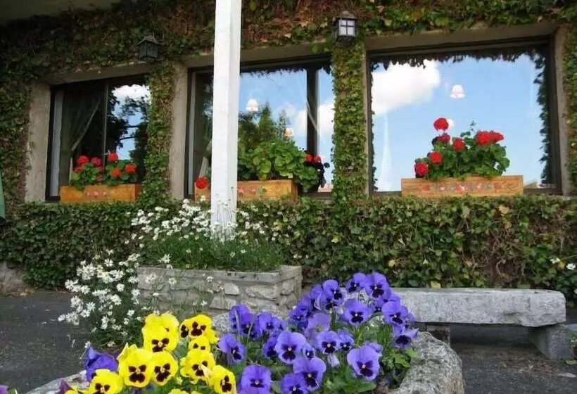 Hotelli Hôtel La Clairière