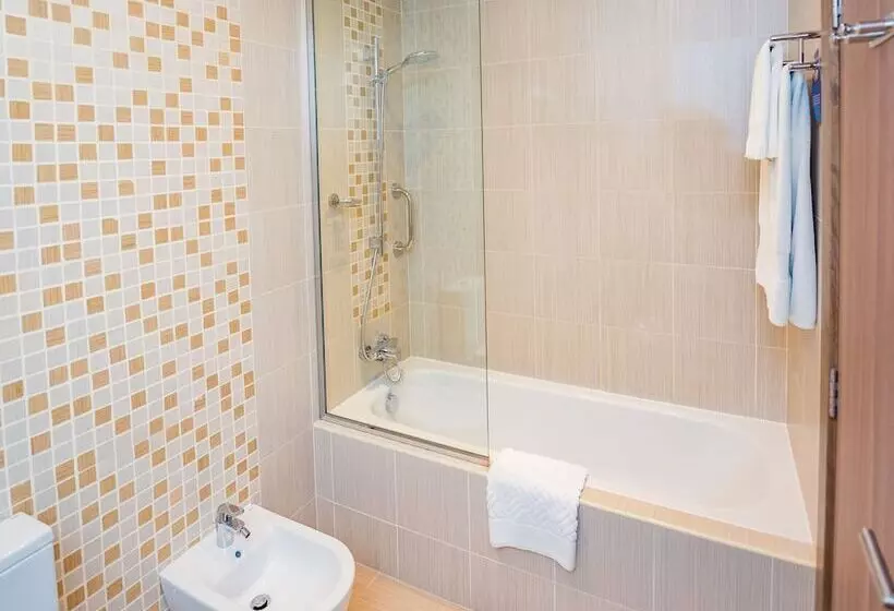 Mena Plaza Hotel Albarsha At The Mall