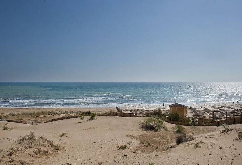 فندق Modica Beach Resort