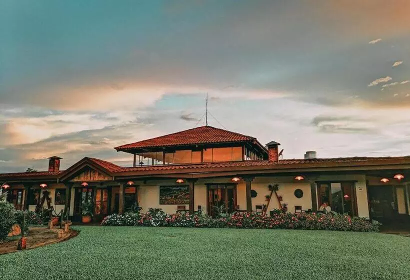 Villa Blanca Cloud Forest Hotel & Retreat