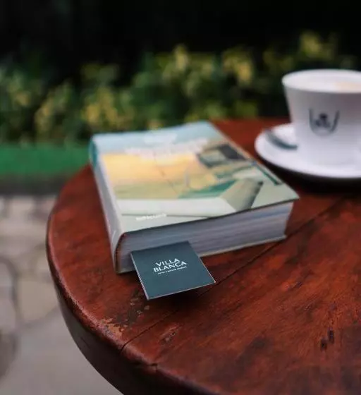 Villa Blanca Cloud Forest Hotel & Retreat