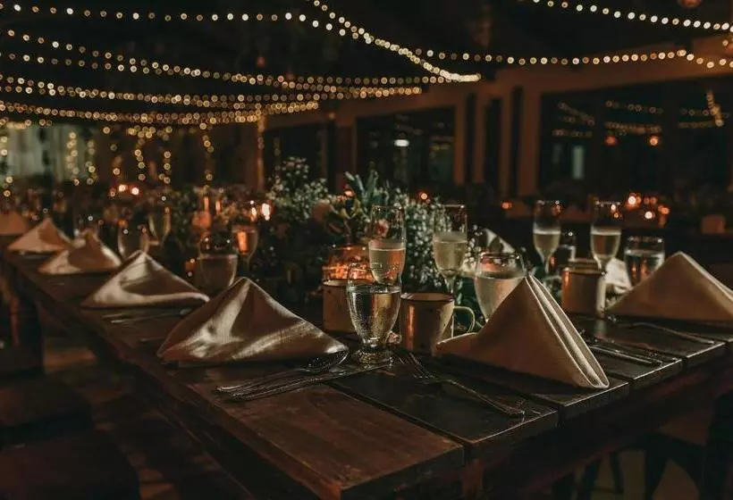 Villa Blanca Cloud Forest Hotel & Retreat