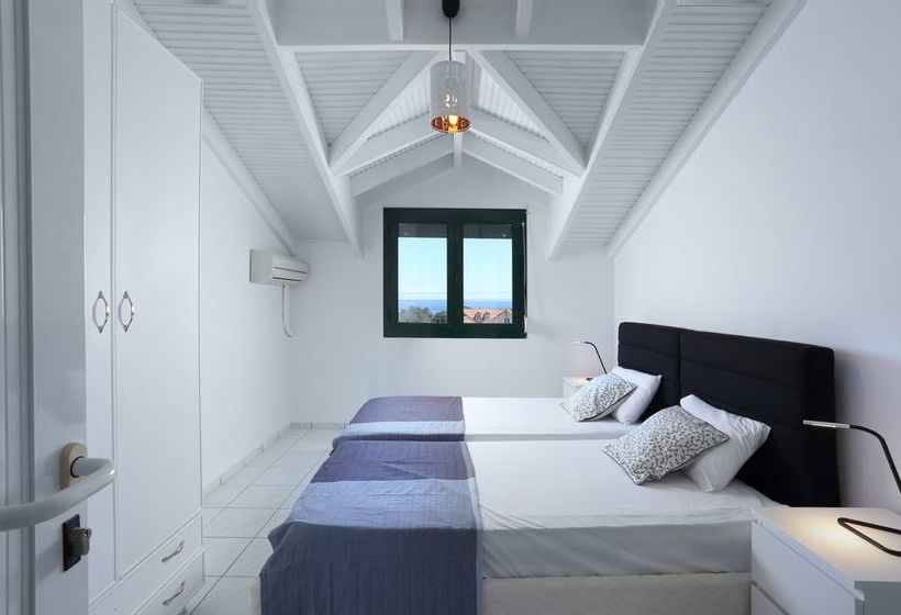 Natalie's Hotel & Apartments