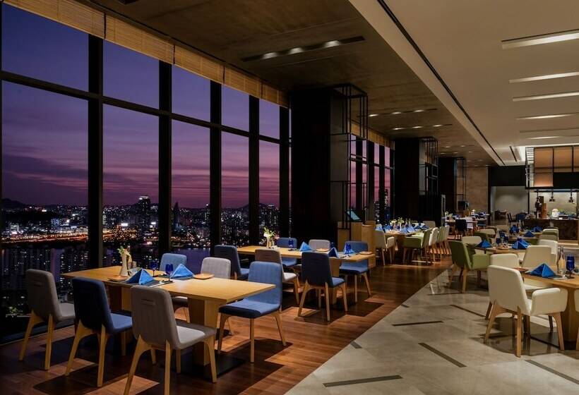 Novotel Ambassador Seoul Yongsan