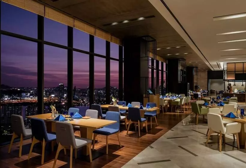 Novotel Ambassador Seoul Yongsan