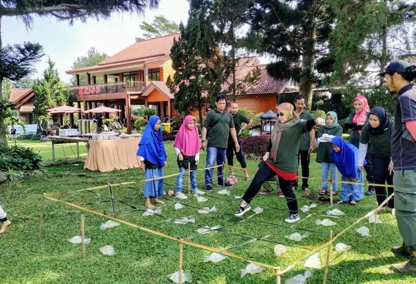 Lomakeskus Citra Cikopo Hotel & Family Cottages