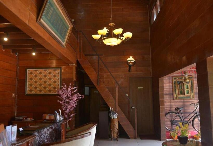 리조트 Citra Cikopo Hotel & Family Cottages