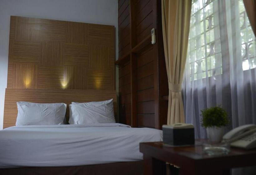 리조트 Citra Cikopo Hotel & Family Cottages