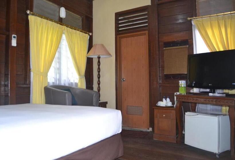 리조트 Citra Cikopo Hotel & Family Cottages