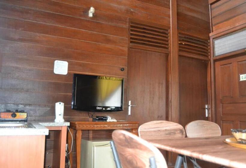 리조트 Citra Cikopo Hotel & Family Cottages