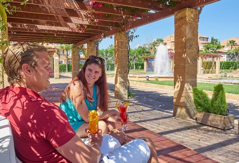 Aparthotel Ciudad Laurel