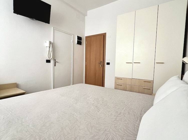 هتل B&b Ardea Rimini