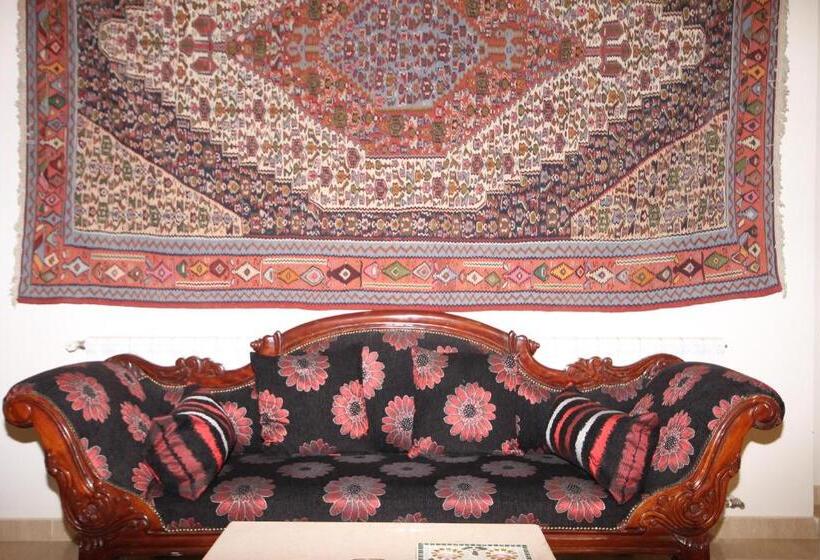 هتل Beit El Kroum Boutique