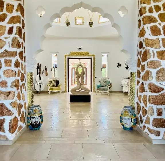 Hotelli Cupola Bianca Resort