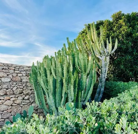 Hotelli Cupola Bianca Resort