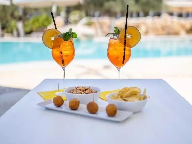 Hotelli Cupola Bianca Resort