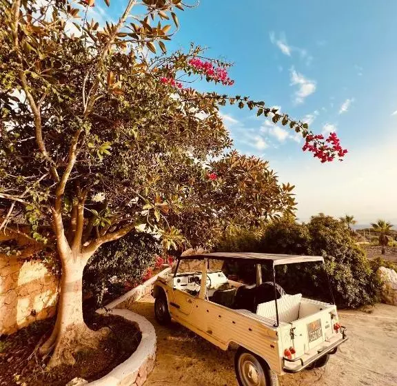 Hotelli Cupola Bianca Resort