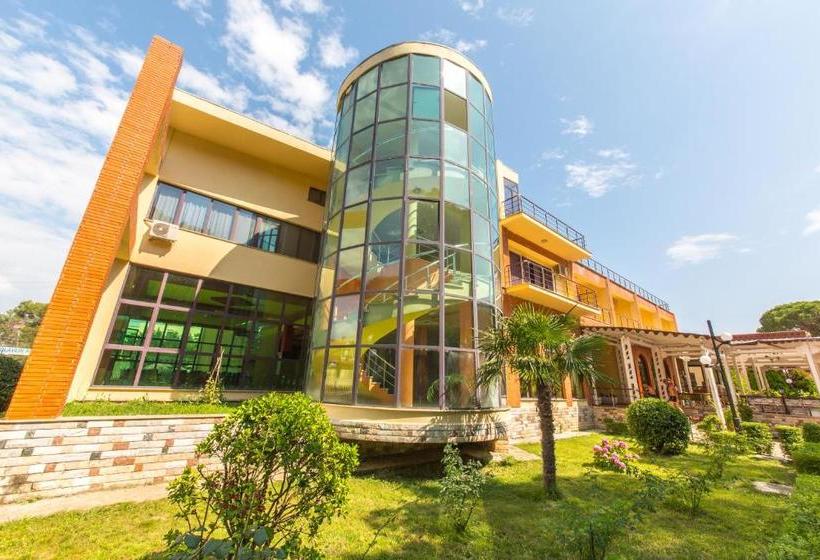 酒店 Kolaveri Resort