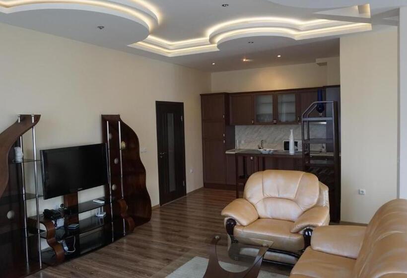 בית מלון כפרי Long Beach Resort