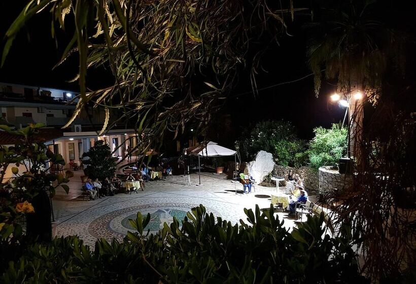 Отель Stella Marina