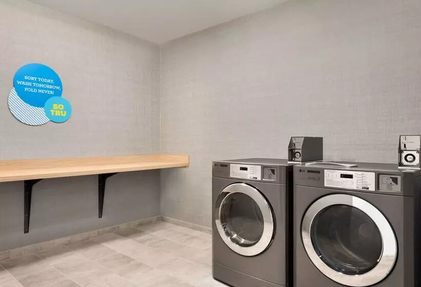 ホテル Tru By Hilton Cedar Rapids Westdale