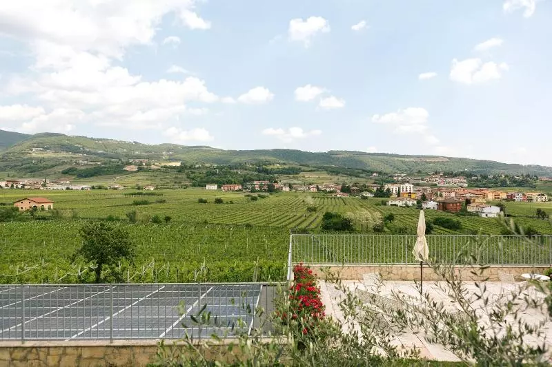 هتل Villa Moron
