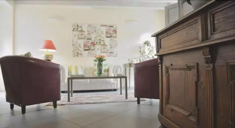 هتل Villa Moron