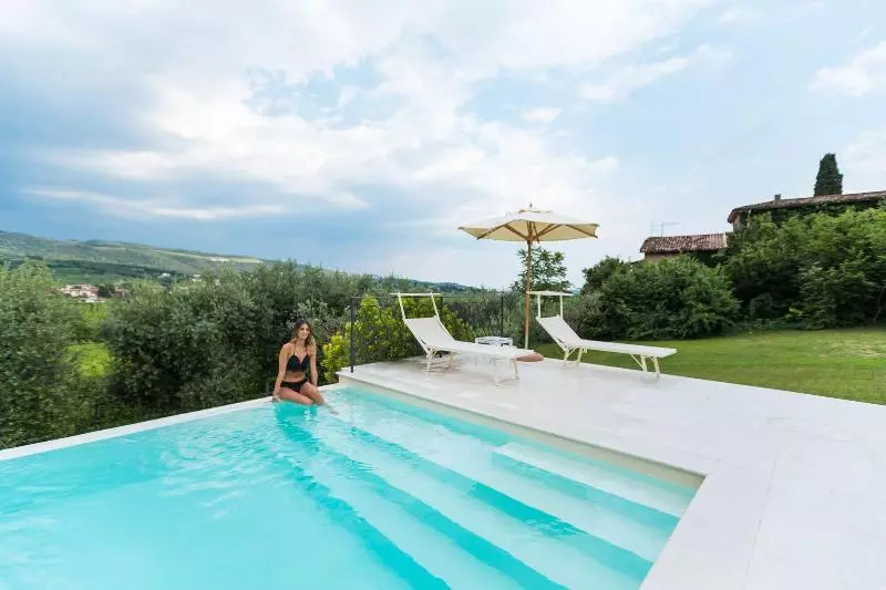 هتل Villa Moron
