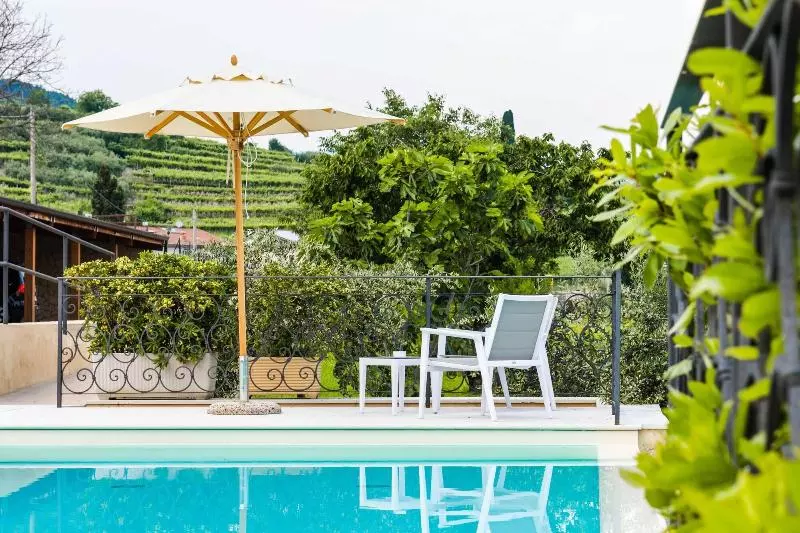 هتل Villa Moron