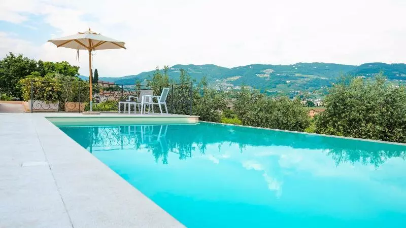 هتل Villa Moron