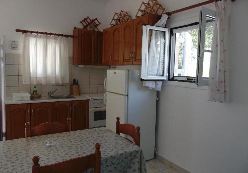 Marina Apartments & Studios