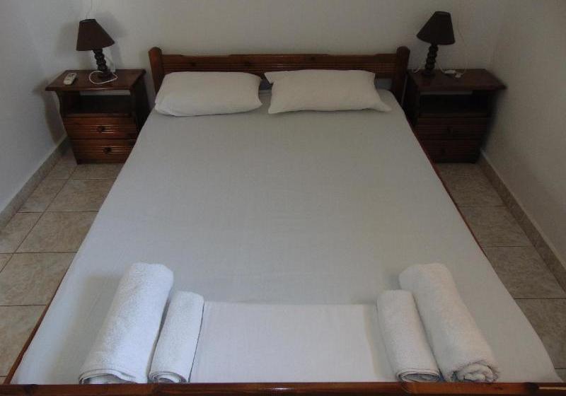 Marina Apartments & Studios