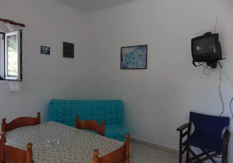Marina Apartments & Studios