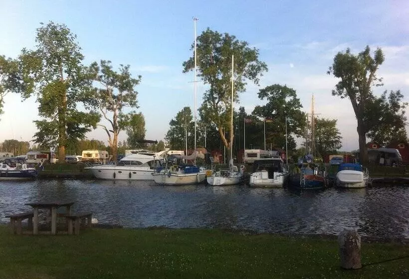 هاستل Wassbacken Cafè Och Camping