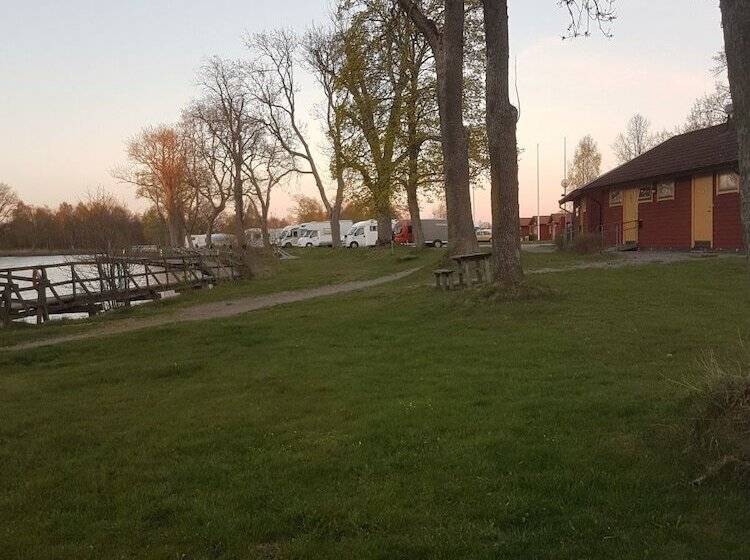 הוסטל Wassbacken Cafè Och Camping