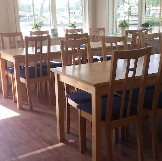 هاستل Wassbacken Cafè Och Camping