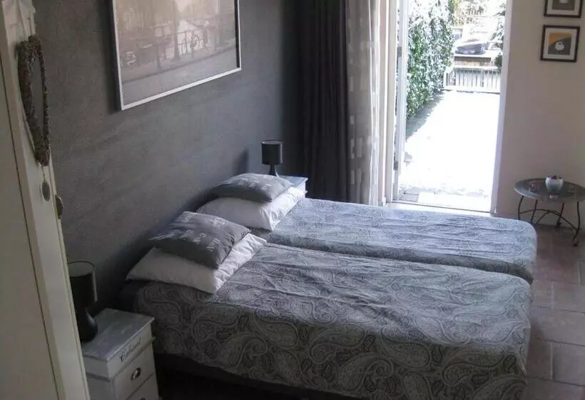 تختخواب و صبحانه Quarenta Studio