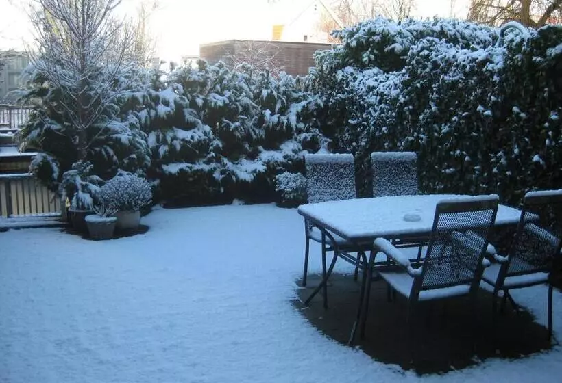 تختخواب و صبحانه Quarenta Studio