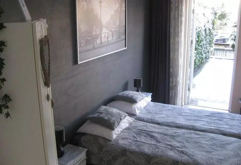 تختخواب و صبحانه Quarenta Studio