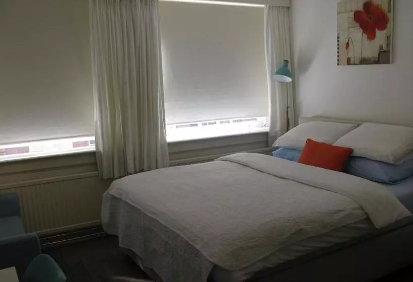 تختخواب و صبحانه Sir Nico Guest House