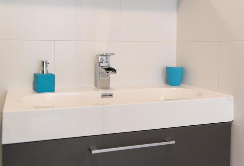 Bed and Breakfast Sir Nico Guest House