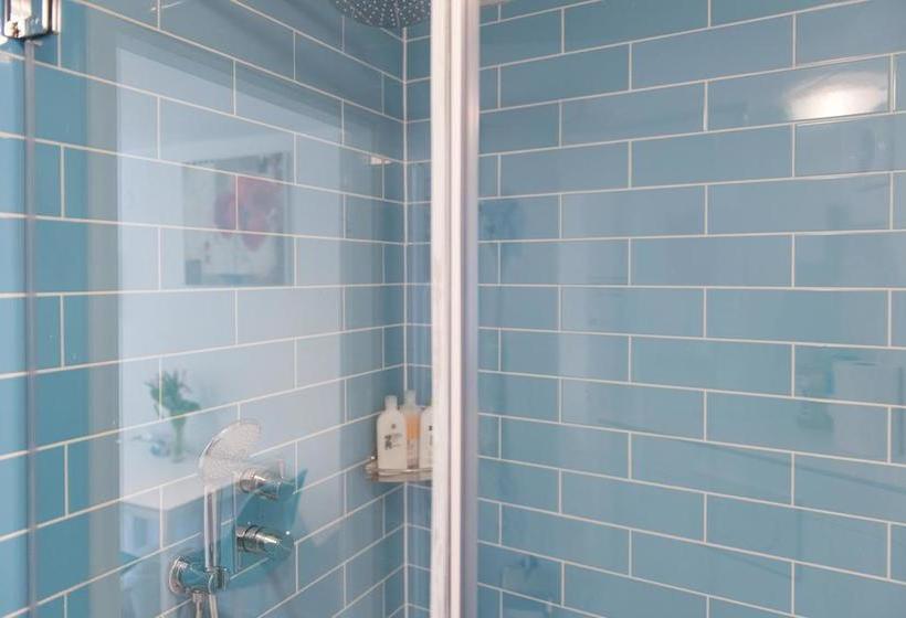 Bed and Breakfast Sir Nico Guest House