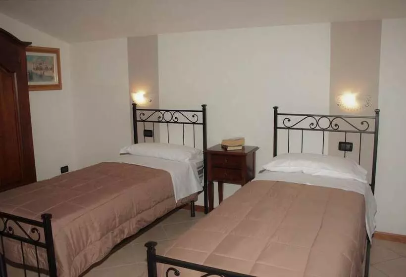 Hotelli Albergo Navene