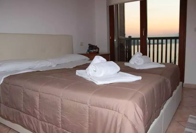 Hotelli Albergo Navene