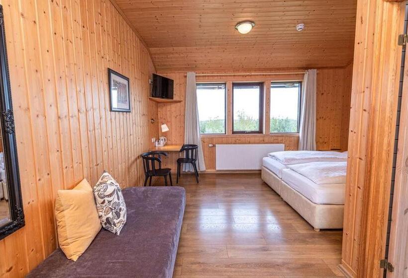 هتل Arnanes Country