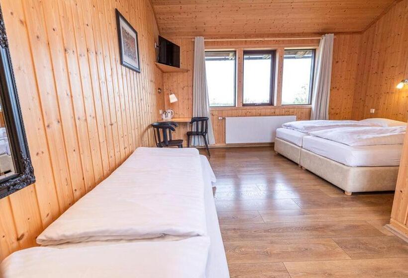 هتل Arnanes Country