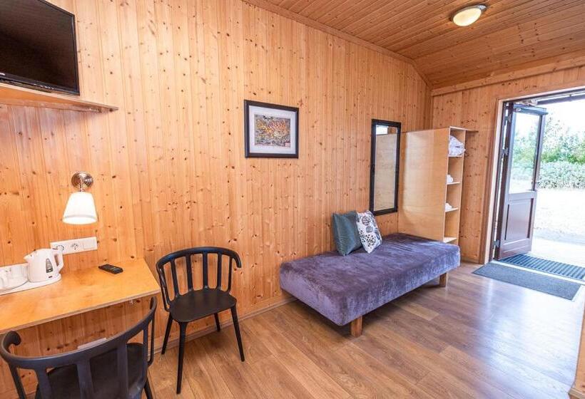 هتل Arnanes Country