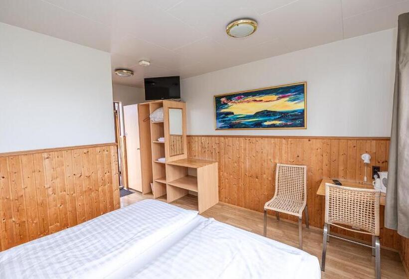 هتل Arnanes Country